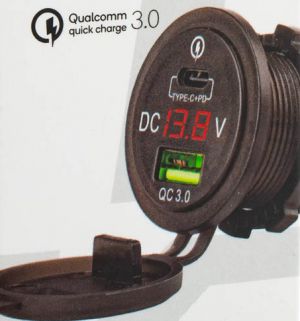 Wodoodporna ładowarka z gniazdami USB i testerem napięcia USB + USB C 12/24V